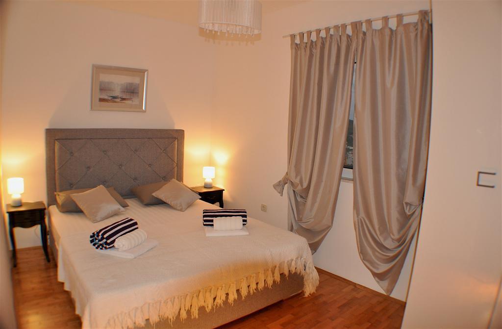 Holiday Home Harmony Zrnovnica Exterior photo