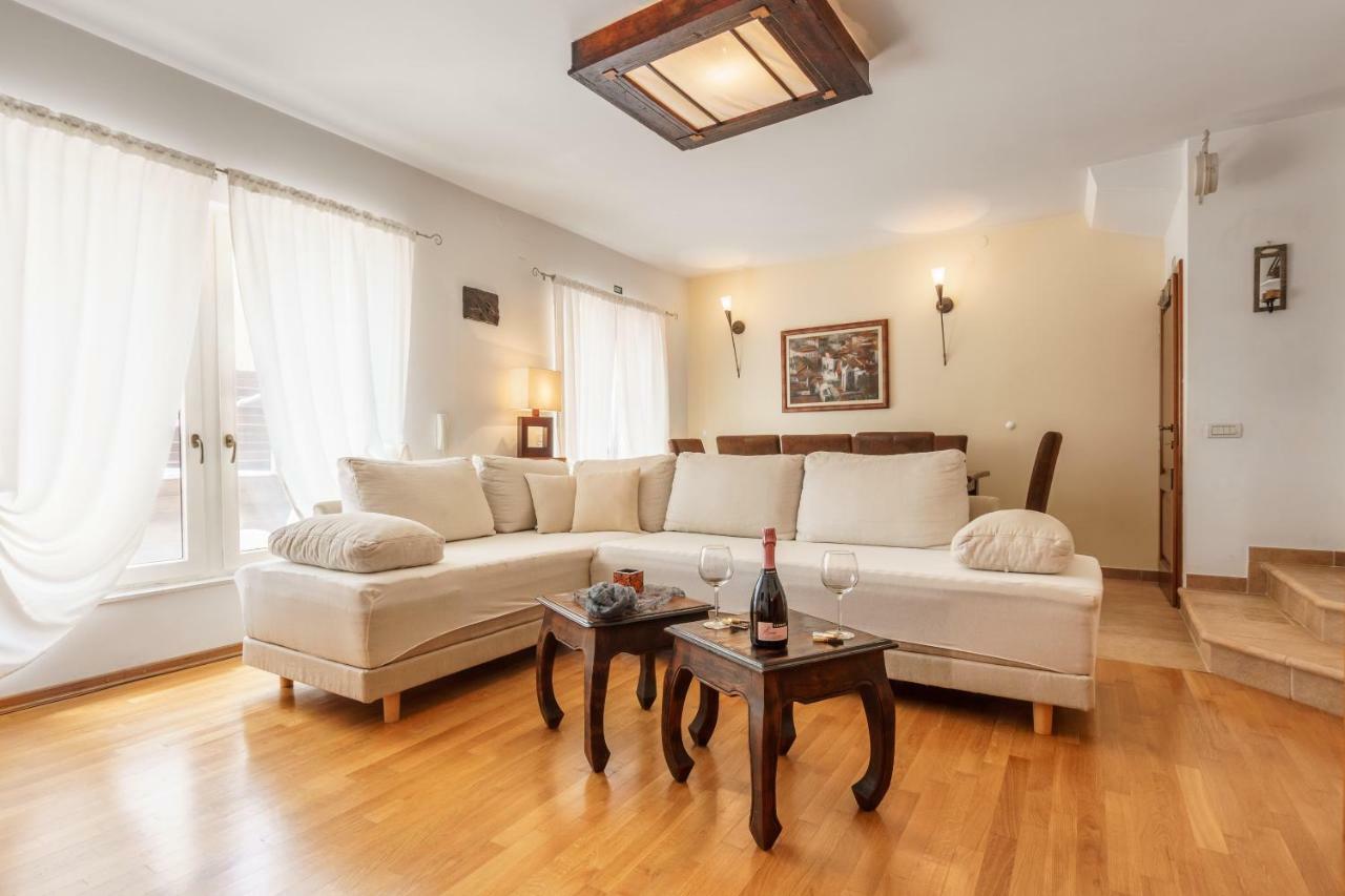 Holiday Home Harmony Zrnovnica Exterior photo