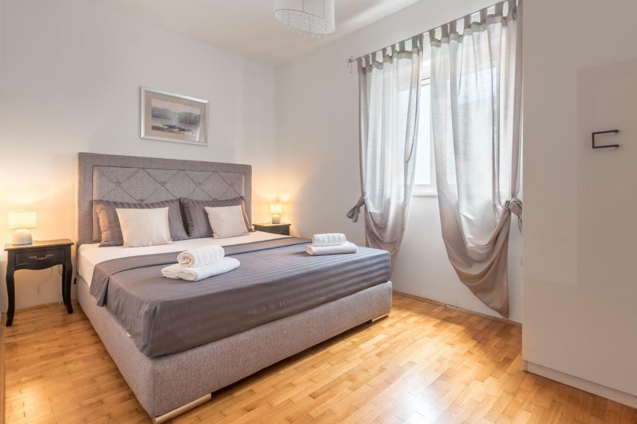 Holiday Home Harmony Zrnovnica Exterior photo